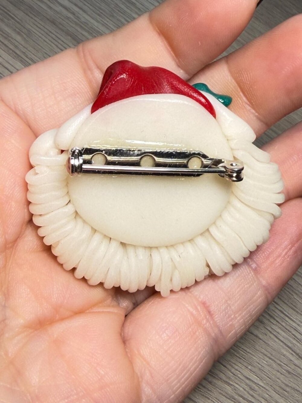 Vintage Santa Claus Brooch Handmade Spaghetti Beard Resin Clay Pin - Picture 5 of 8